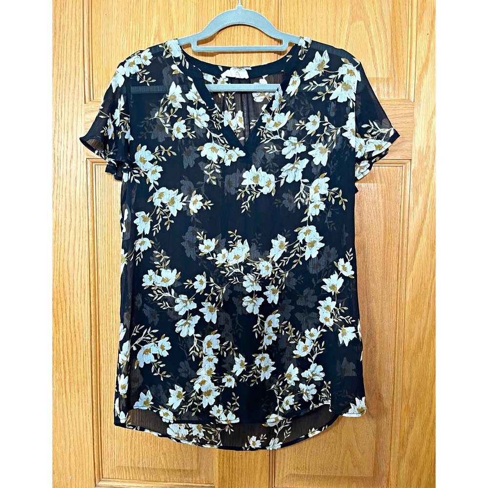Maurices Womens XS Floral Chiffon Blouse Black White V-Neck Flutter Sleeve Top